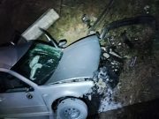 Un autoturism a ajuns în șanțul de pe marginea DN 76! Intervenție rapidă a echipajelor SAJ și a poliției