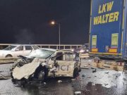 Dezastru pe centură! Persoane rănite după un impact devastator între un TIR și un autoturism