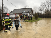 Inundații de proporții pe un râu din județul Satu Mare! Oameni evacuați, forțele intervin pentru a salva vieți (EXERCIȚIU)